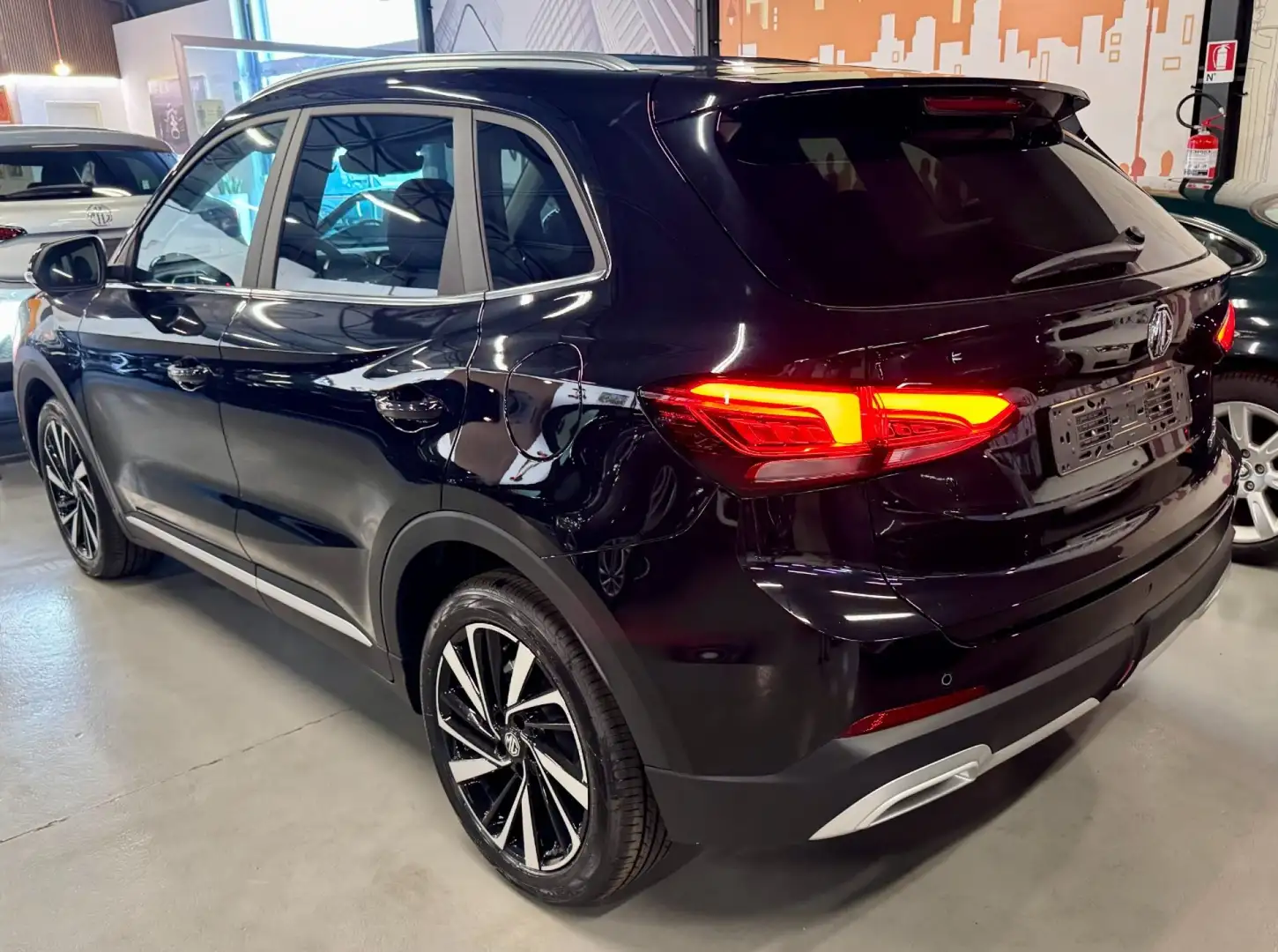 MG ZS Hybrid+ Luxury Noir - 2