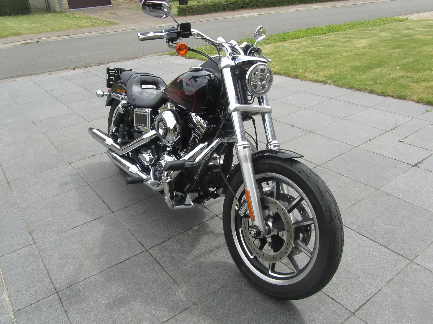 Harley-Davidson Dyna Low Rider Negru - 2