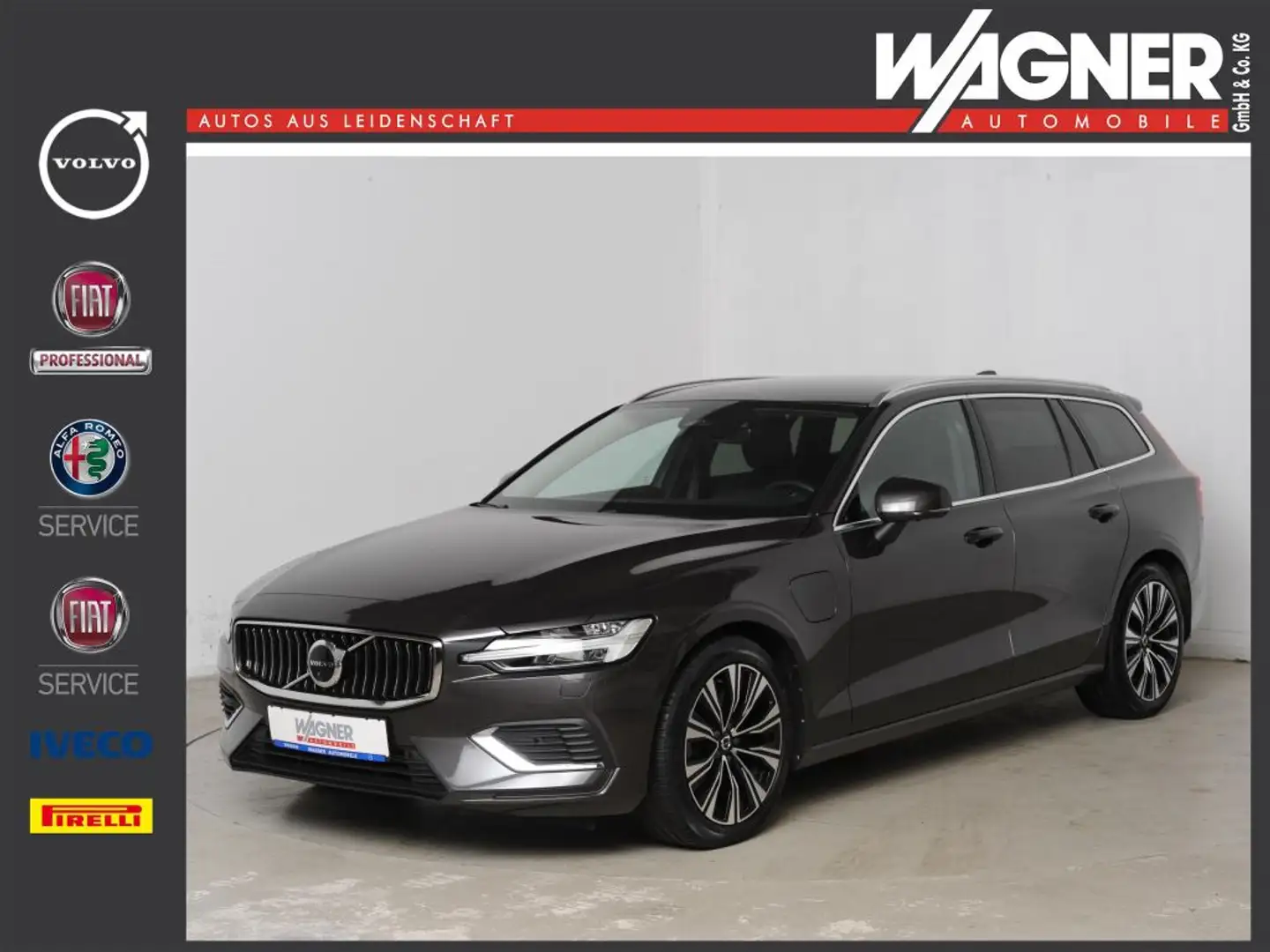 Volvo V60 T8 AWD Recharge Plus Bright *AHK * 360°* Grau - 1