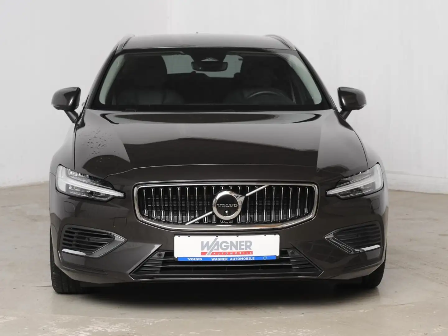 Volvo V60 T8 AWD Recharge Plus Bright *AHK * 360°* Grau - 2