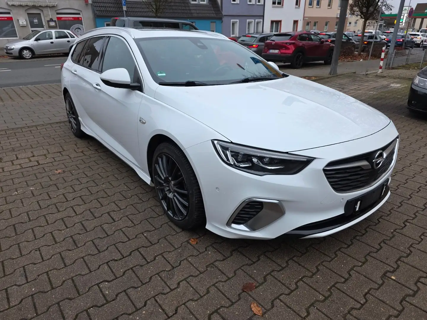 Opel Insignia B Sports Tourer GSi 4x4 1.Hand Weiß - 2