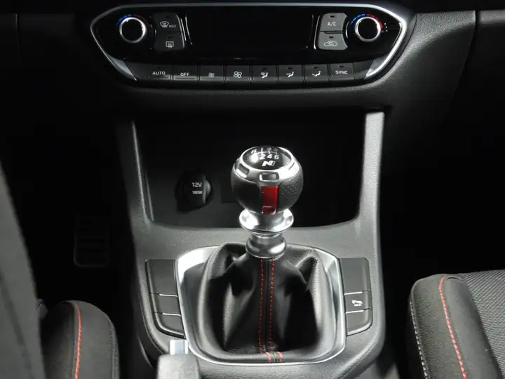 Hyundai i30 2023, foto 17