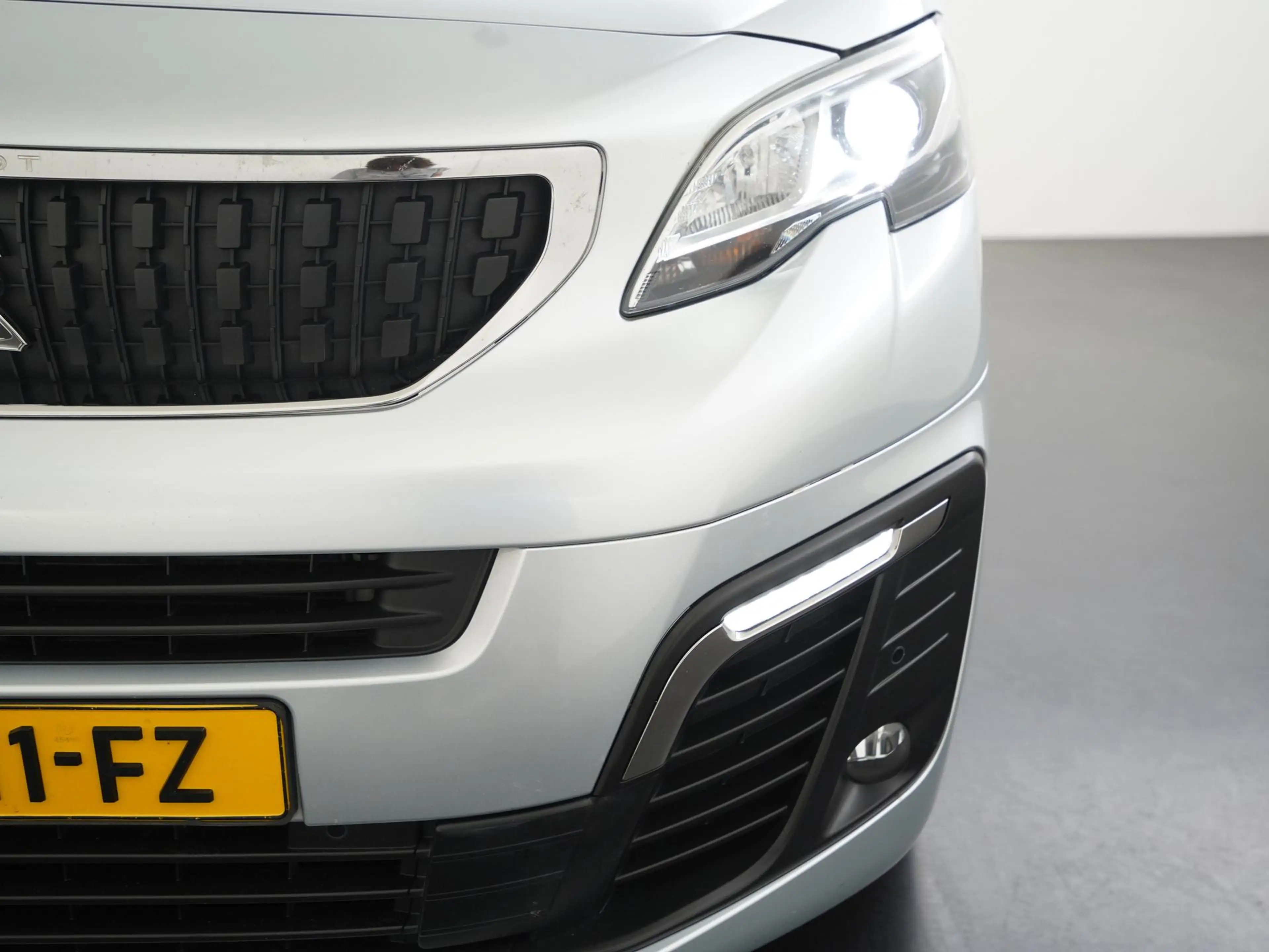 Peugeot Expert 231L 2.0 BlueHDI 180 DC Premium | Schuifdeur recht — photo 20