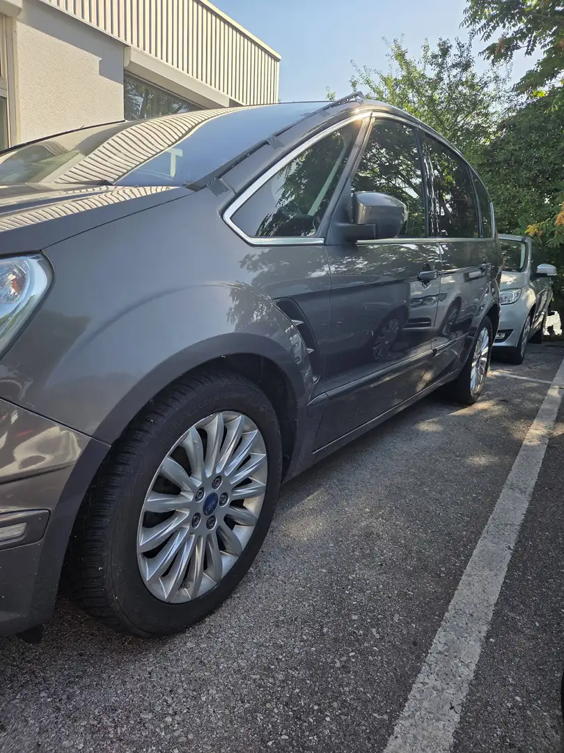 Ford S-Max Titanium Braun - 2