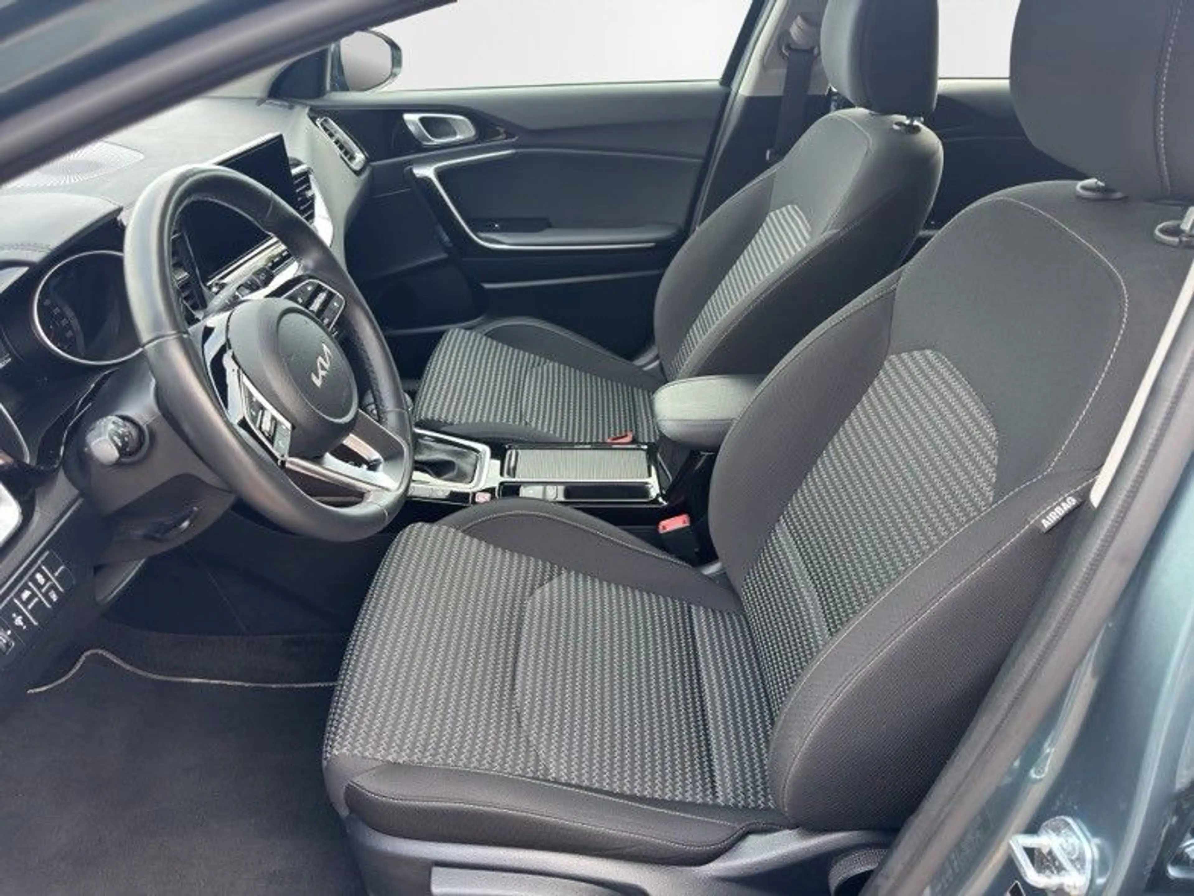 Kia Ceed SW / cee'd SW — photo 11