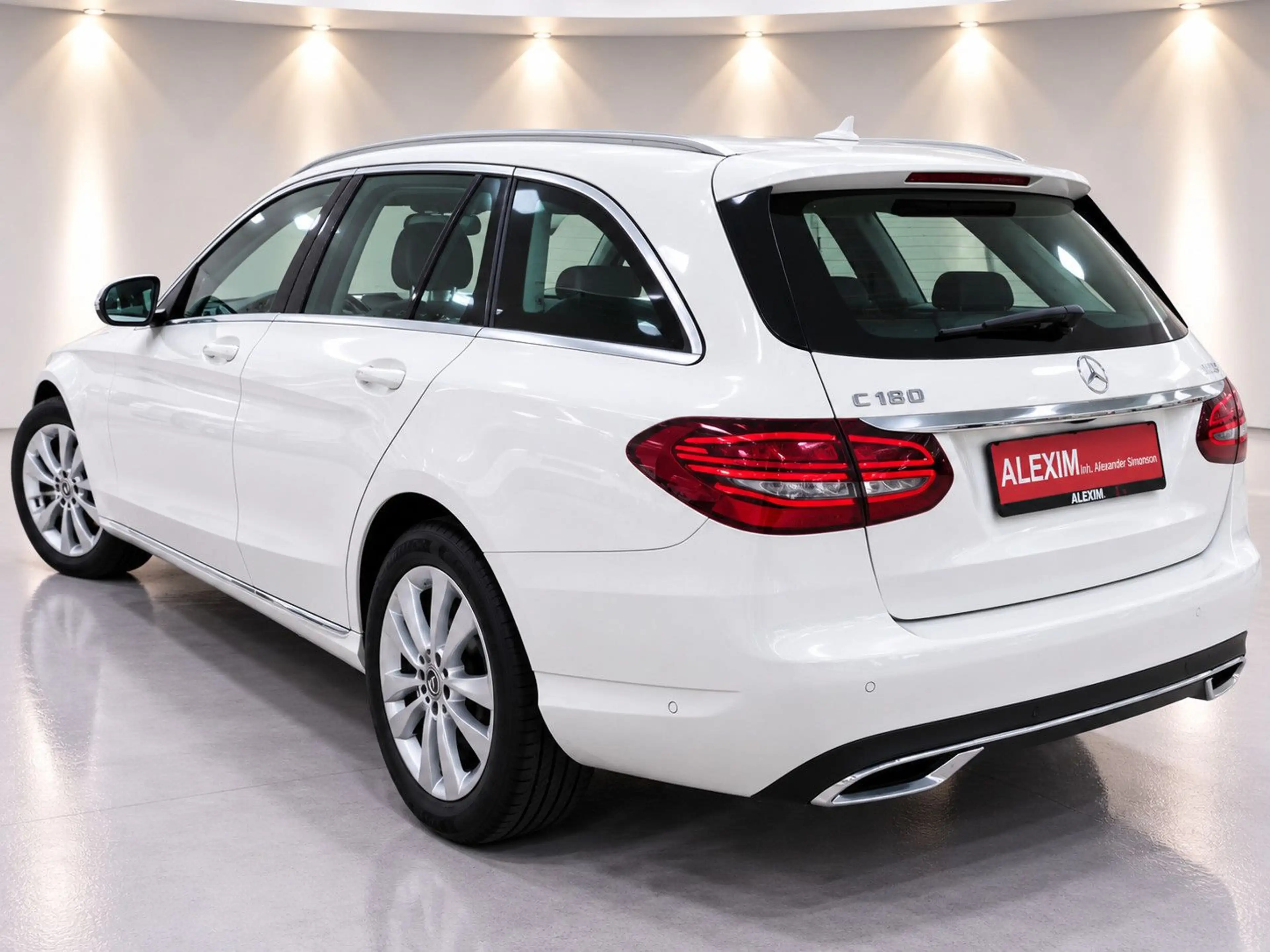 Mercedes-Benz C 180 T Avantgarde/Carplay/LED/Kamera/Teilleder — photo 7