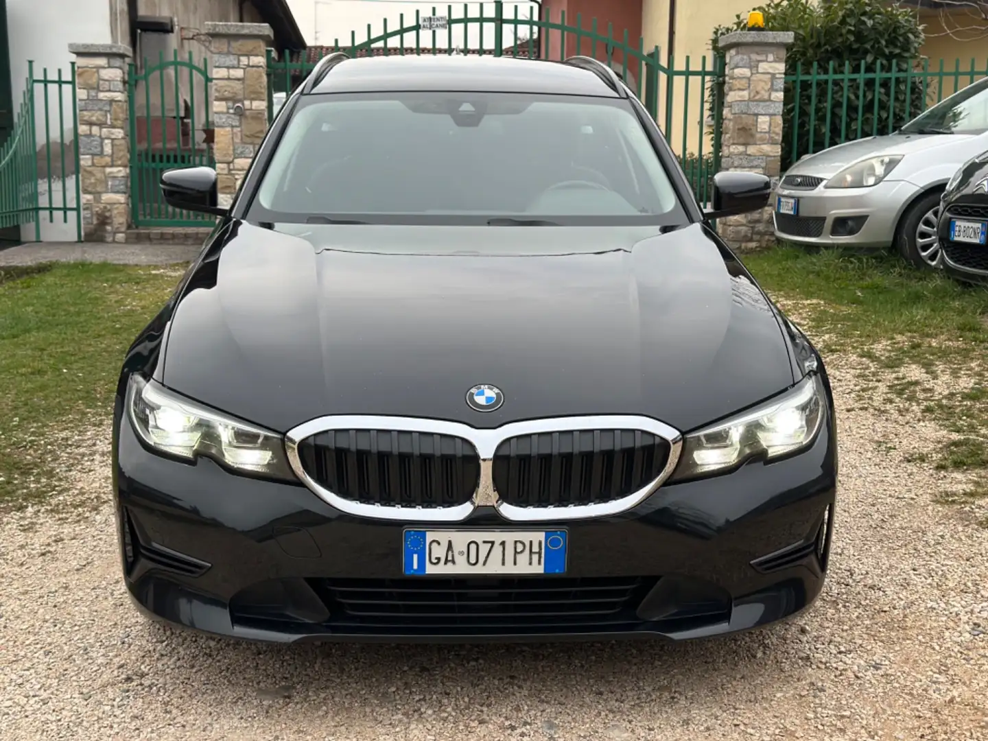 BMW 320 320d xDrive Touring Business Advantage Nero - 2