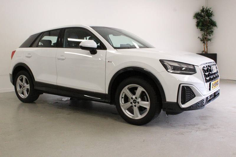 Audi Q2 35 TFSI S Edition | AFN-TREKHAAK | ACC | 17'LMV | — photo 2