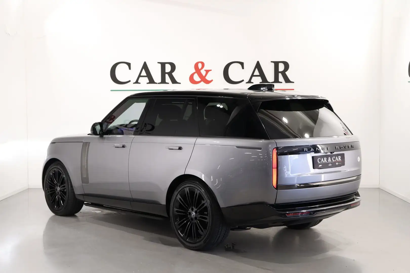Land Rover Range Rover D350 SV Grau - 2