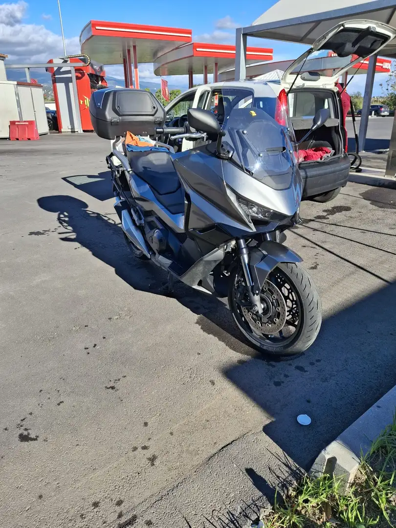 Honda Forza 750 Gris - 1