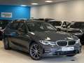 BMW 318 i Sport Line Aut/Laser/AHK/ParkSys/KeyLessGo Grijs - thumbnail 1