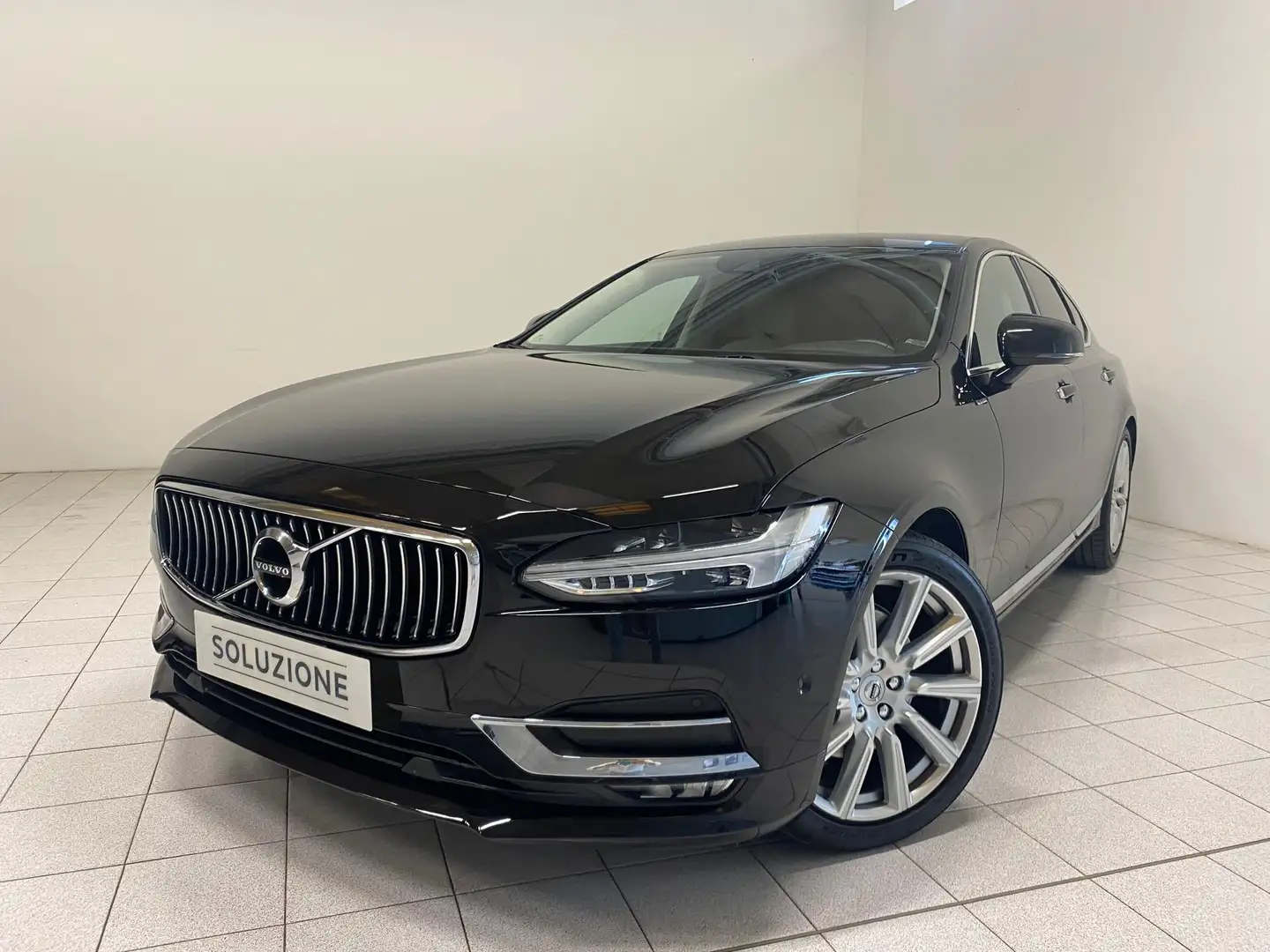Volvo S90 D4 Geartronic Inscription Noir - 1