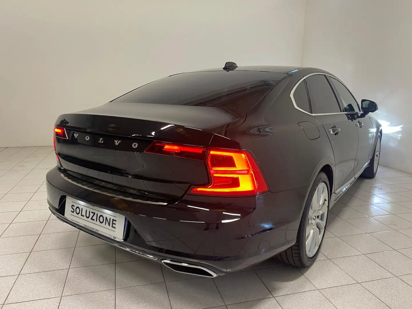 Volvo S90 D4 Geartronic Inscription Noir - 2