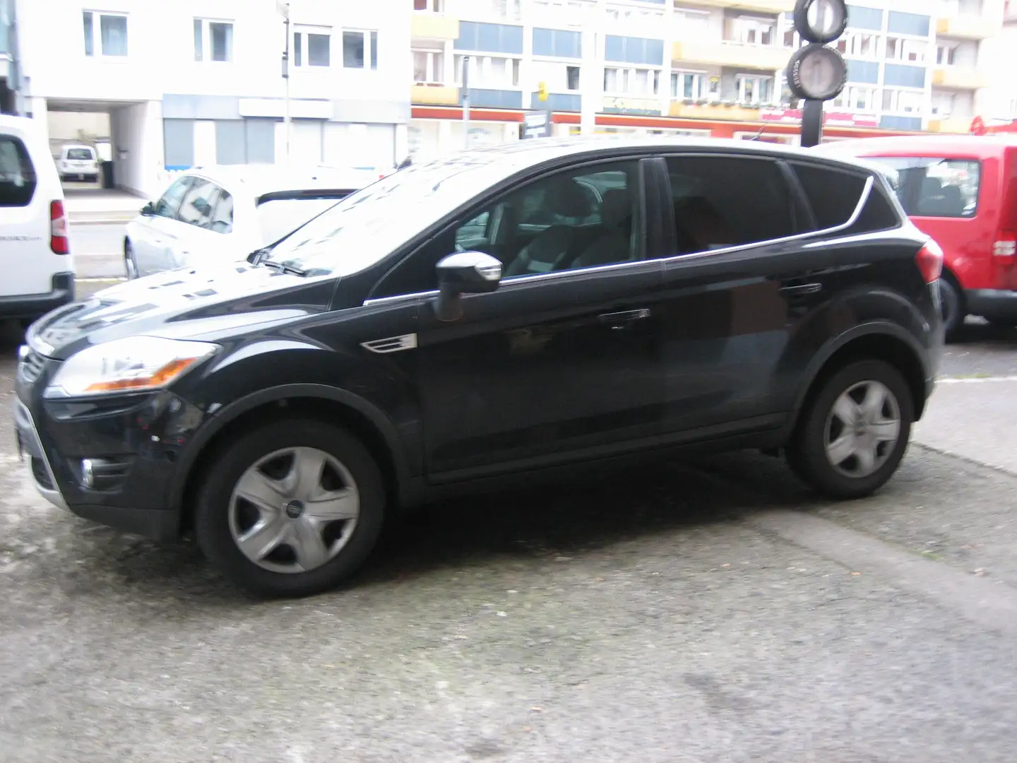 Ford Kuga Trend Noir - 1