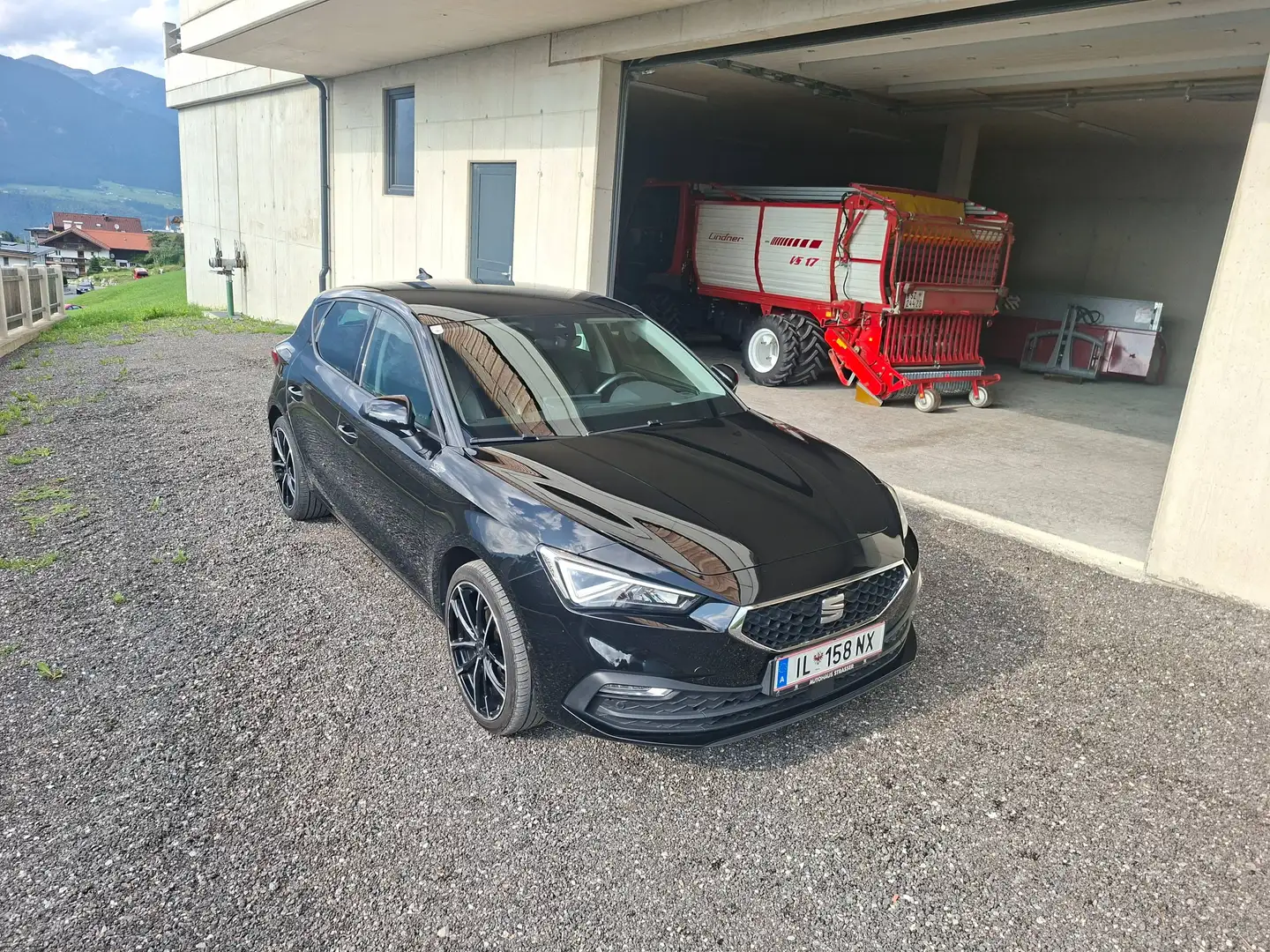 SEAT Leon Leon SP 1,0 TSI Austria Edition Style Austria Edit Schwarz - 2