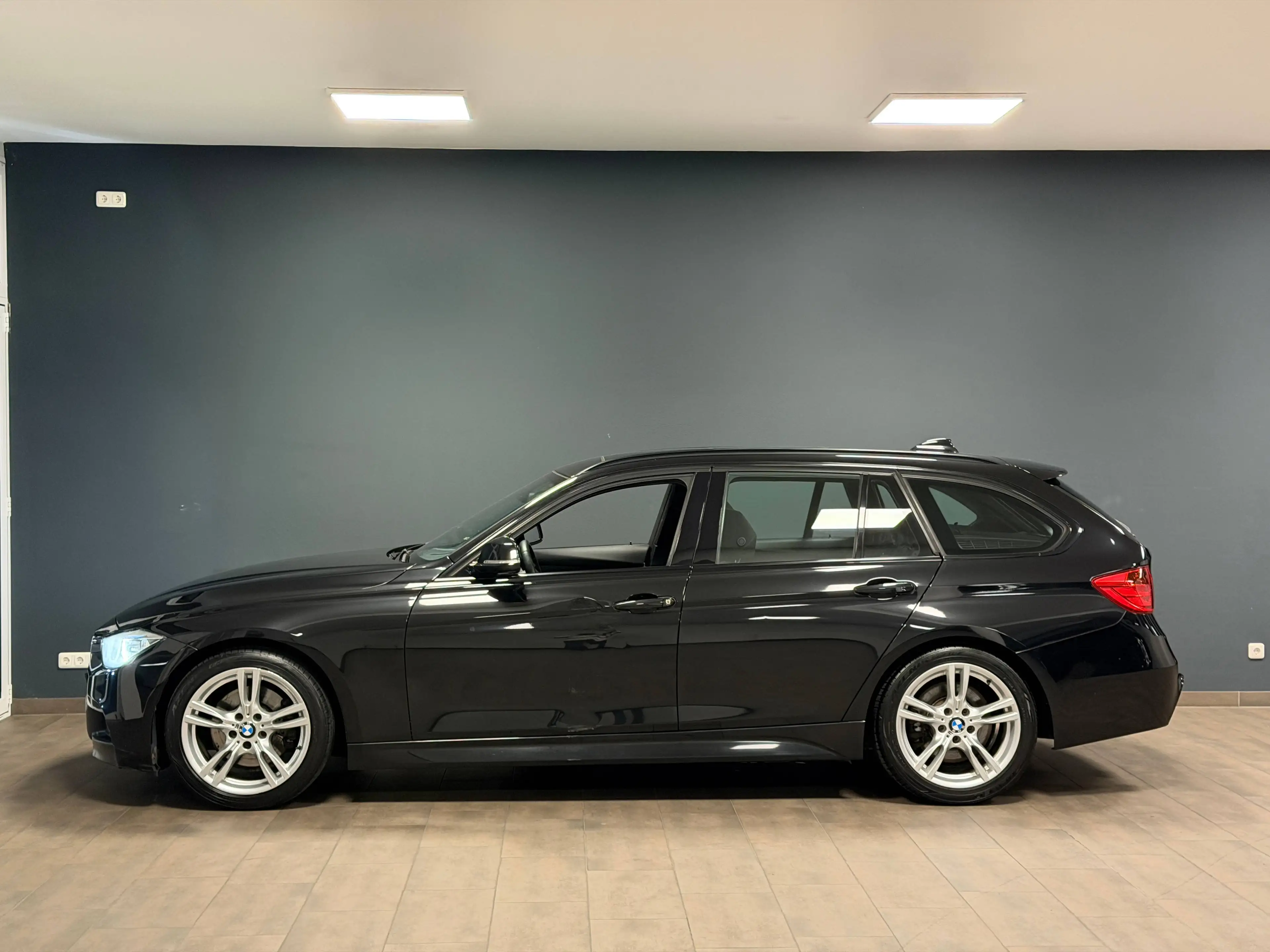 BMW 330 330d F31 Touring M Sportpaket /PANO/LED/TEMPOMAT — photo 2