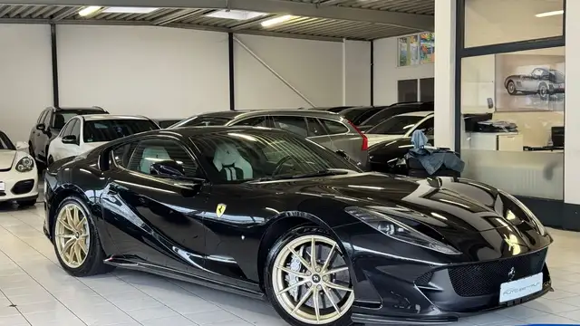 Ferrari 812 Superfast/HELE
