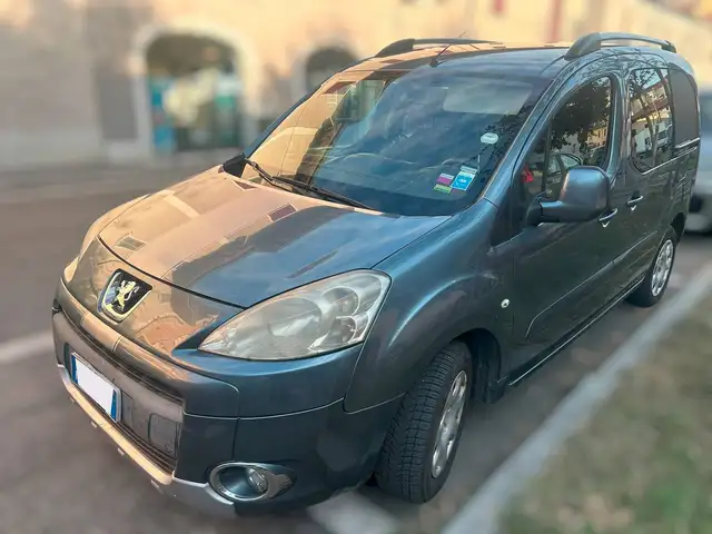 Peugeot Partner Tepee 1.6 hdi 92cv E5 - ANCHE PER NEOPATENTATI - AUTOCARRO