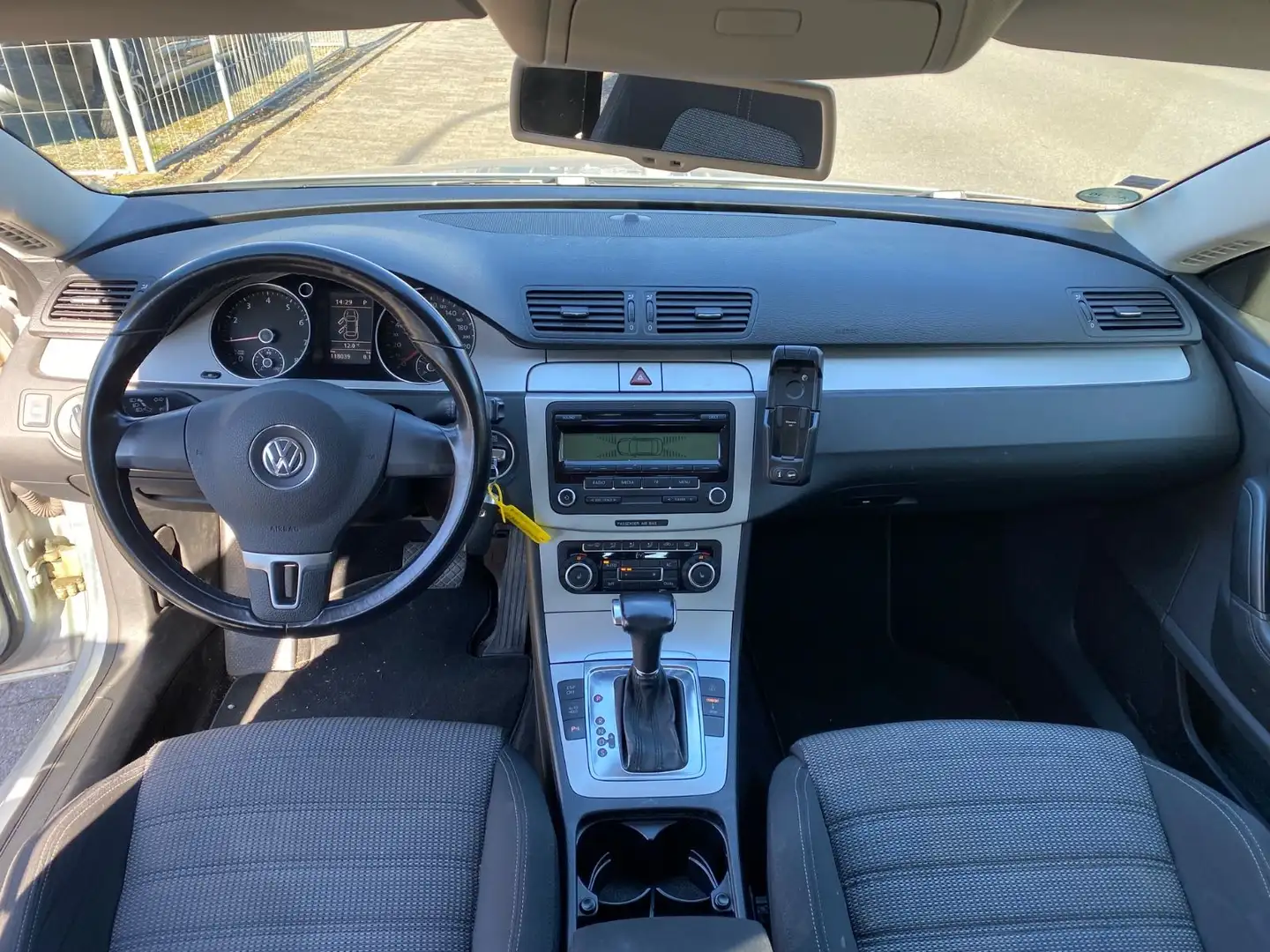 Volkswagen Passat CC 2.0 TSI Automatik Argent - 2