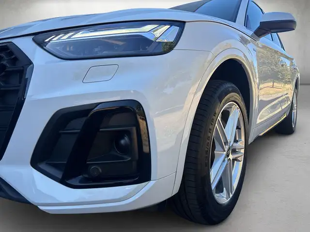 Audi Q5 view 4