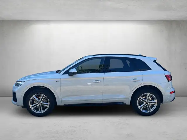 Audi Q5 view 2