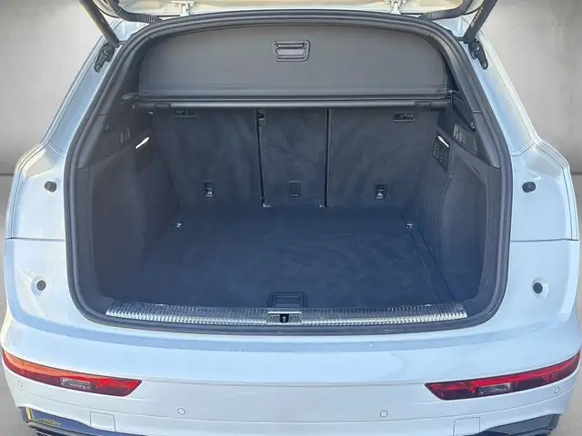 Audi Q5 view 5