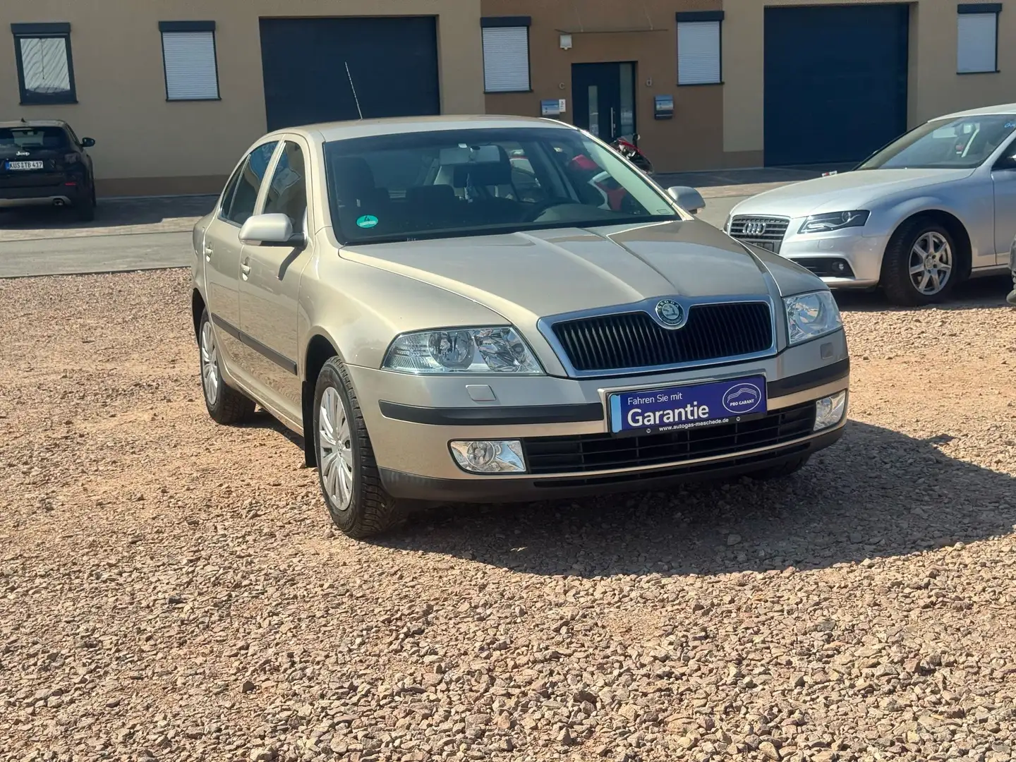 Skoda Octavia Elegance, TÜV neu,Öl neu Garantie 1 Jahr Beige - 1