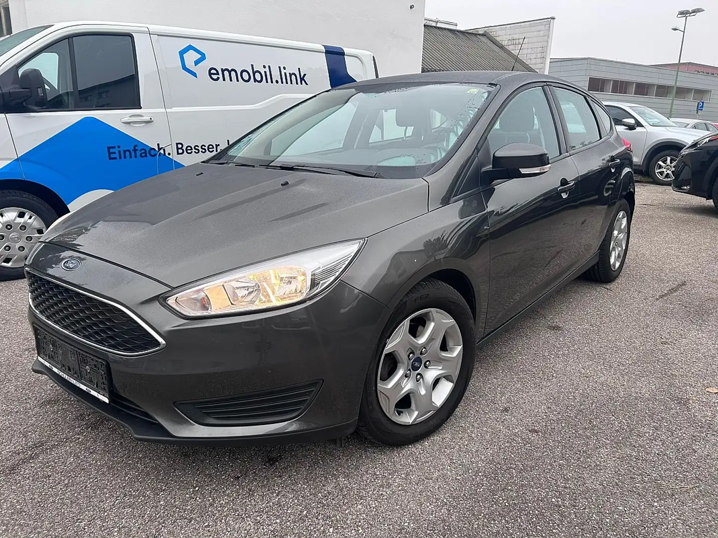 Ford Focus 1,6Ti-VCT Trend / 4-Zylinder Motor Grau - 1