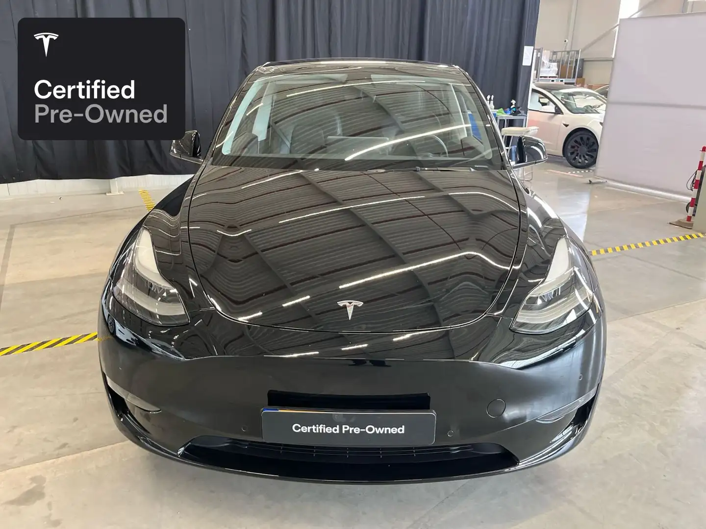 Tesla Model Y Performance “Certified Pre-Owned” Zwart - 2