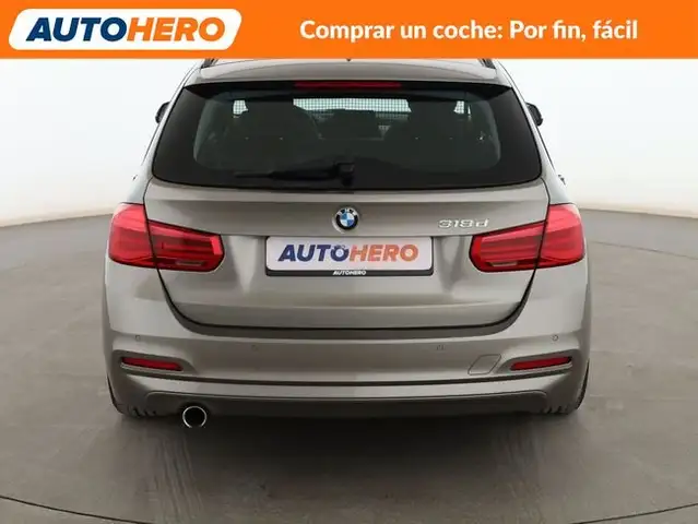 BMW 3 Series view 5