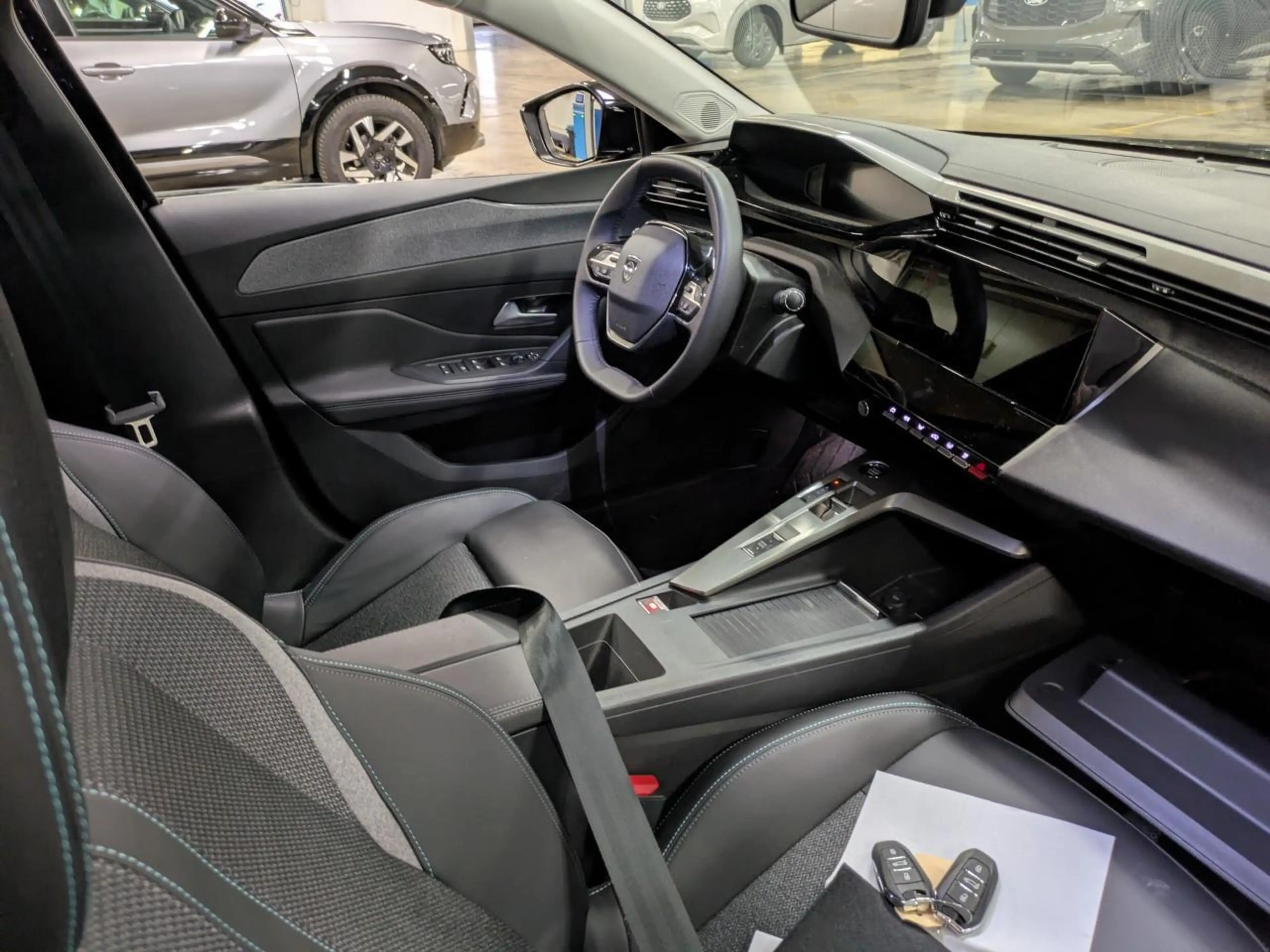 Peugeot 308 1.5 Blue-HDI EAT8*Allure*Navi*360°Kamera*Shz — photo 9