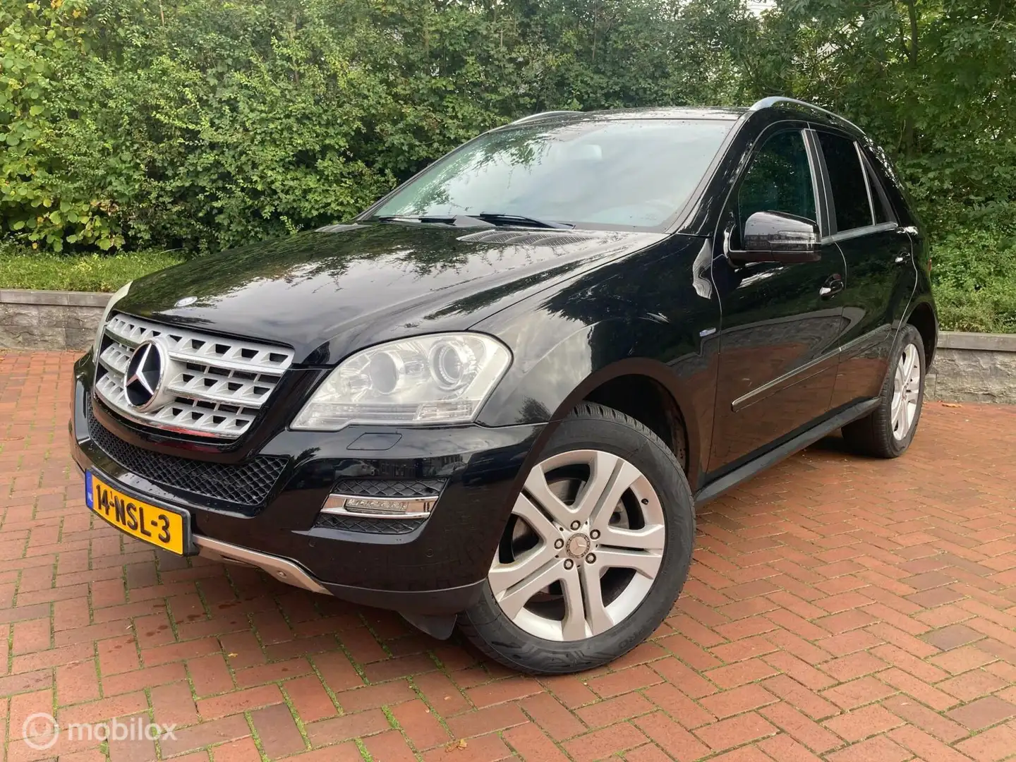 Mercedes-Benz ML 300 M-klasse CDI BlueEFFICIENCY BIJNA YOUNGTIMER Чёрный - 1