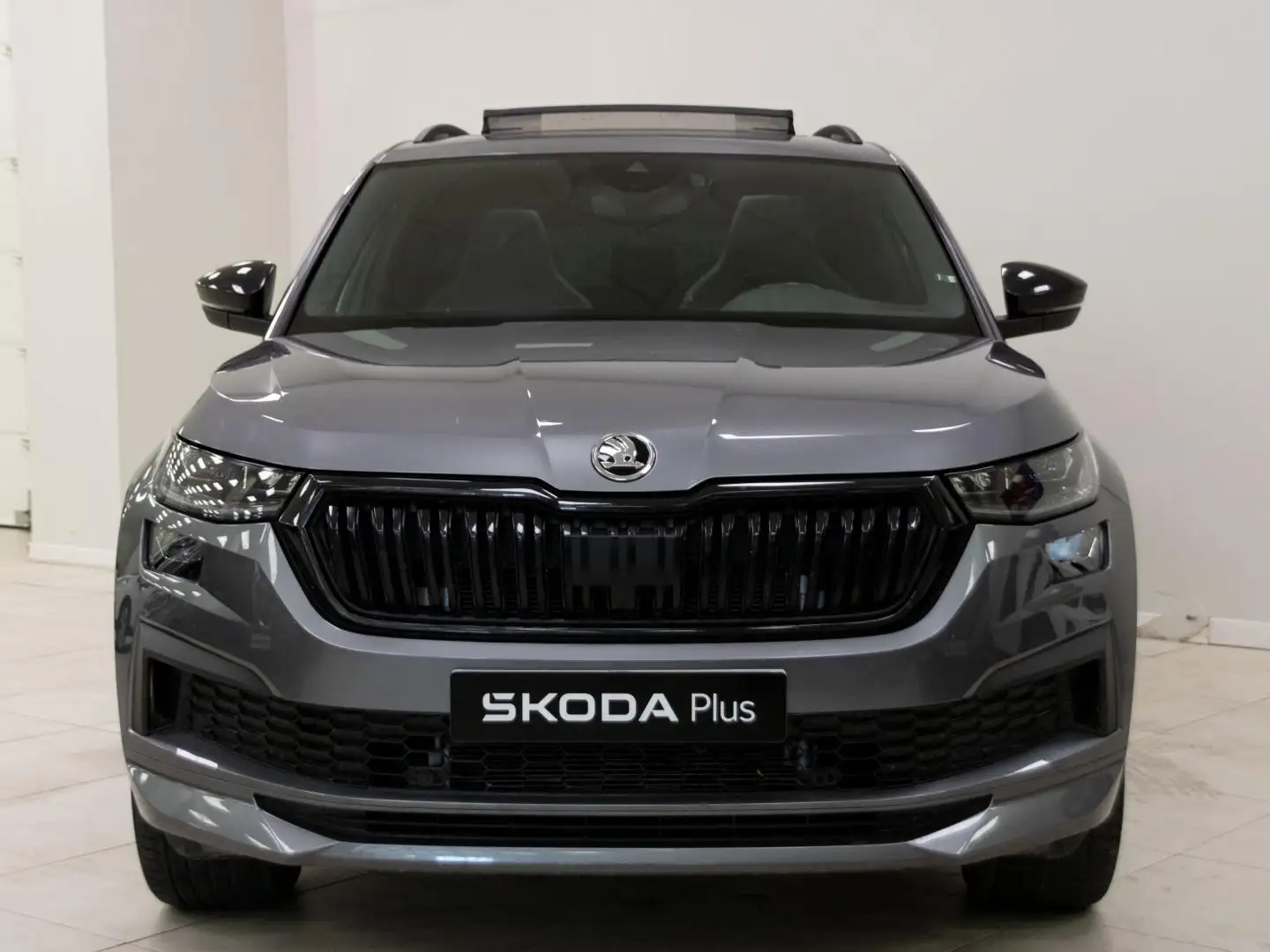 Skoda Kodiaq 2.0TDI AB tech Sportline 4x4 DSG 147kW Gris - 2