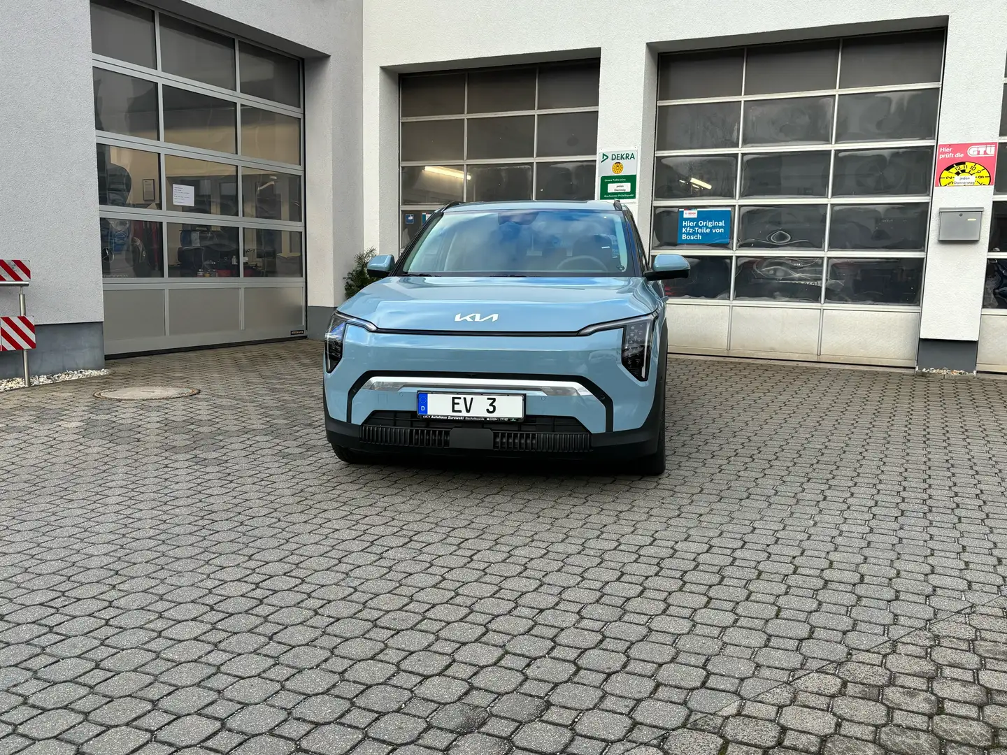 Kia EV3 EV3 81,4-kWh FWD Earth Grau - 1
