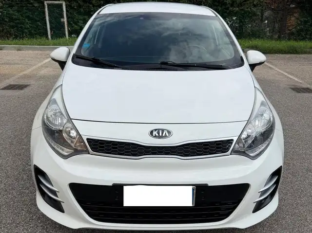 Kia Rio 1.4 crdi - NEOPATENTATI - 12 MESI DI GARANZIA -