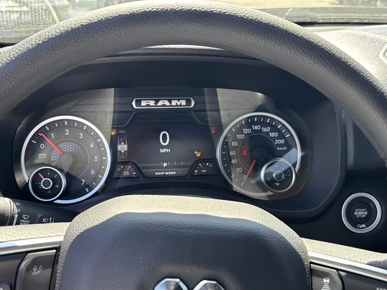 RAM 1500 снимка RAM 1500