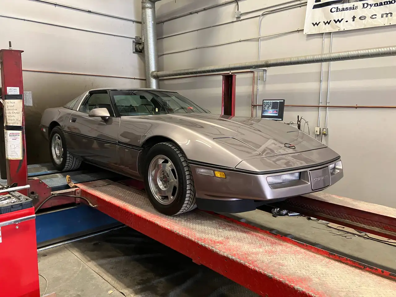 Chevrolet Corvette снимка Chevrolet Corvette