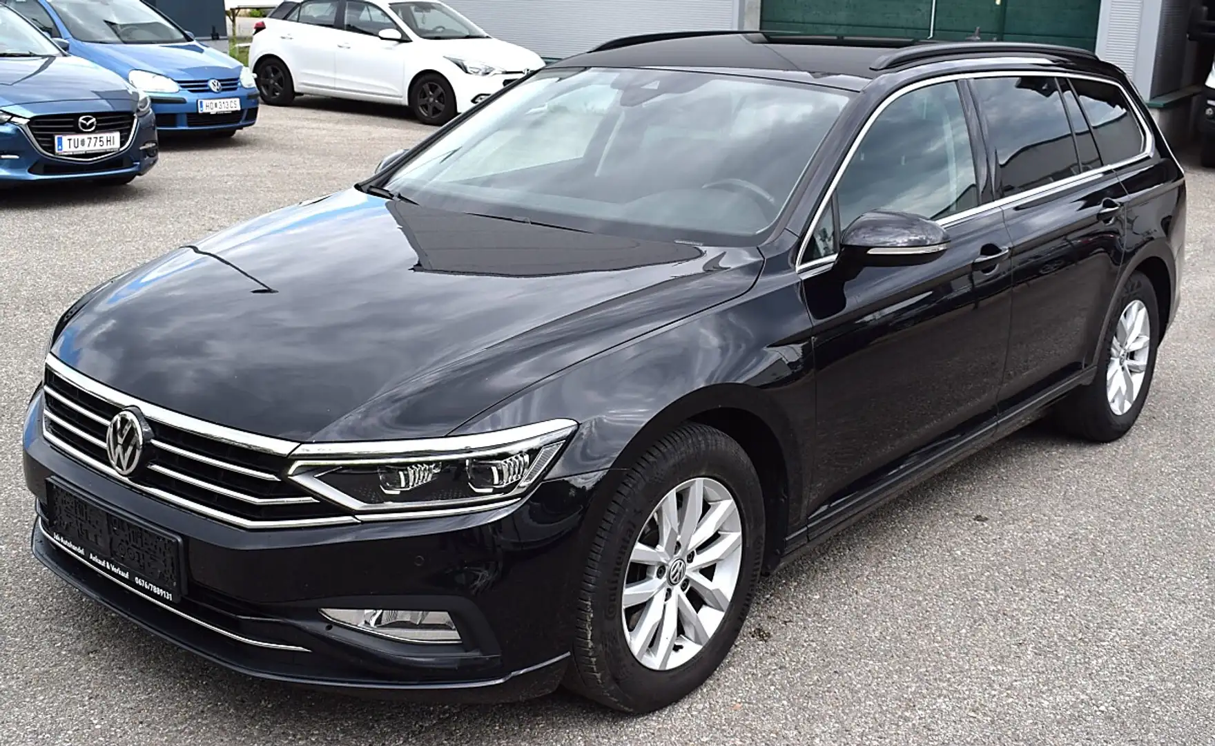 Volkswagen Passat Variant Business 2,0 SCR TDI DSG Schwarz - 1