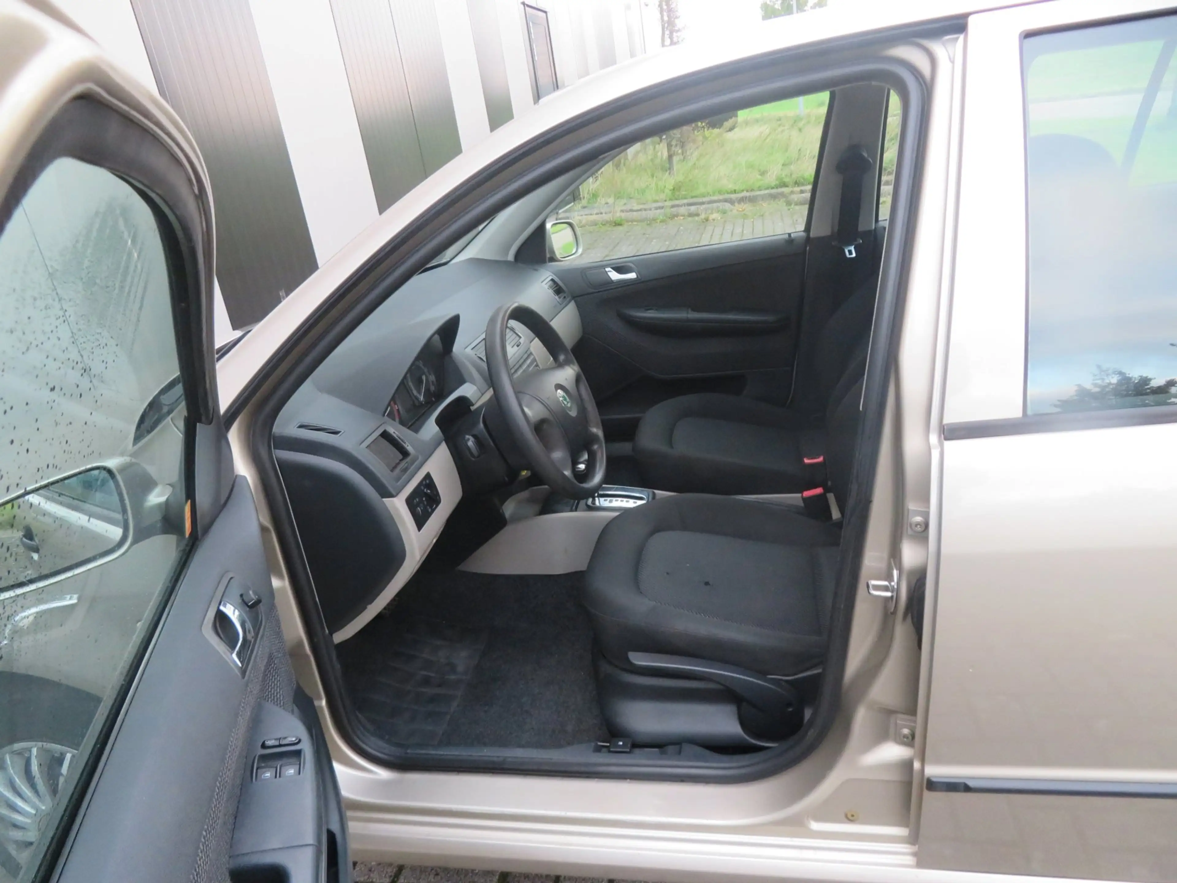 Skoda Fabia 1.4-16V Elegance — photo 14