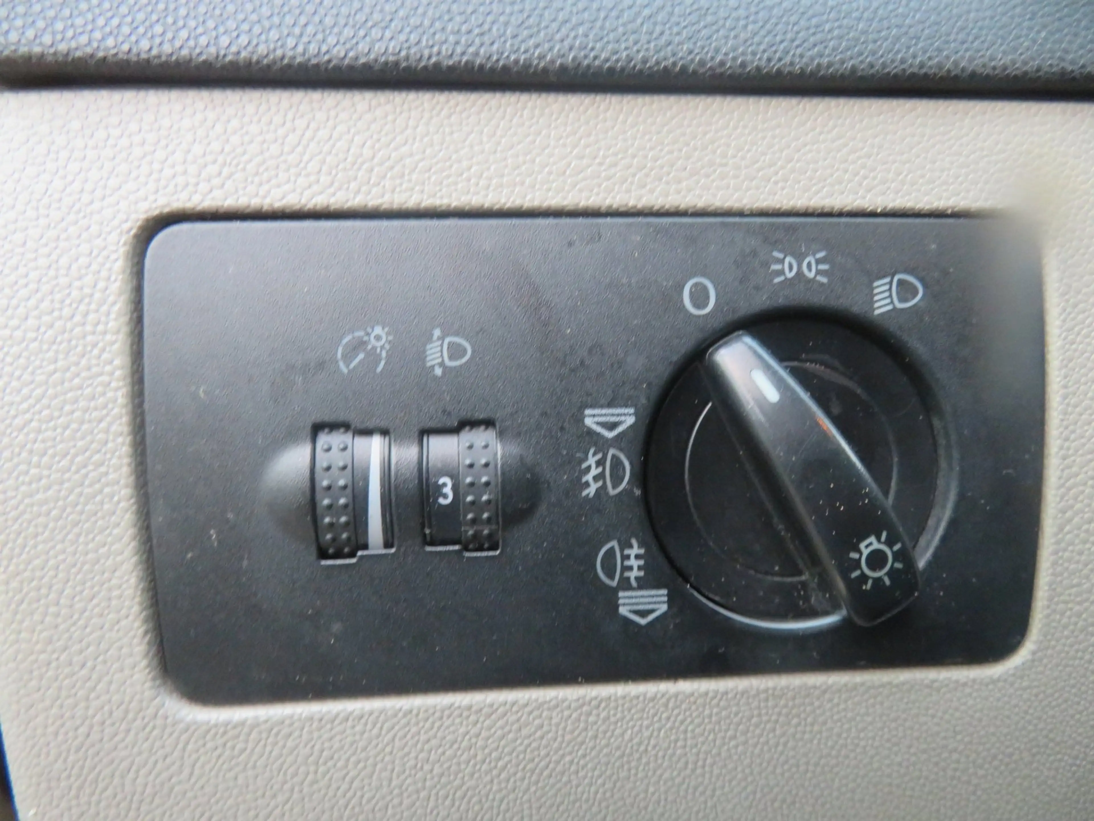 Skoda Fabia 1.4-16V Elegance — photo 11