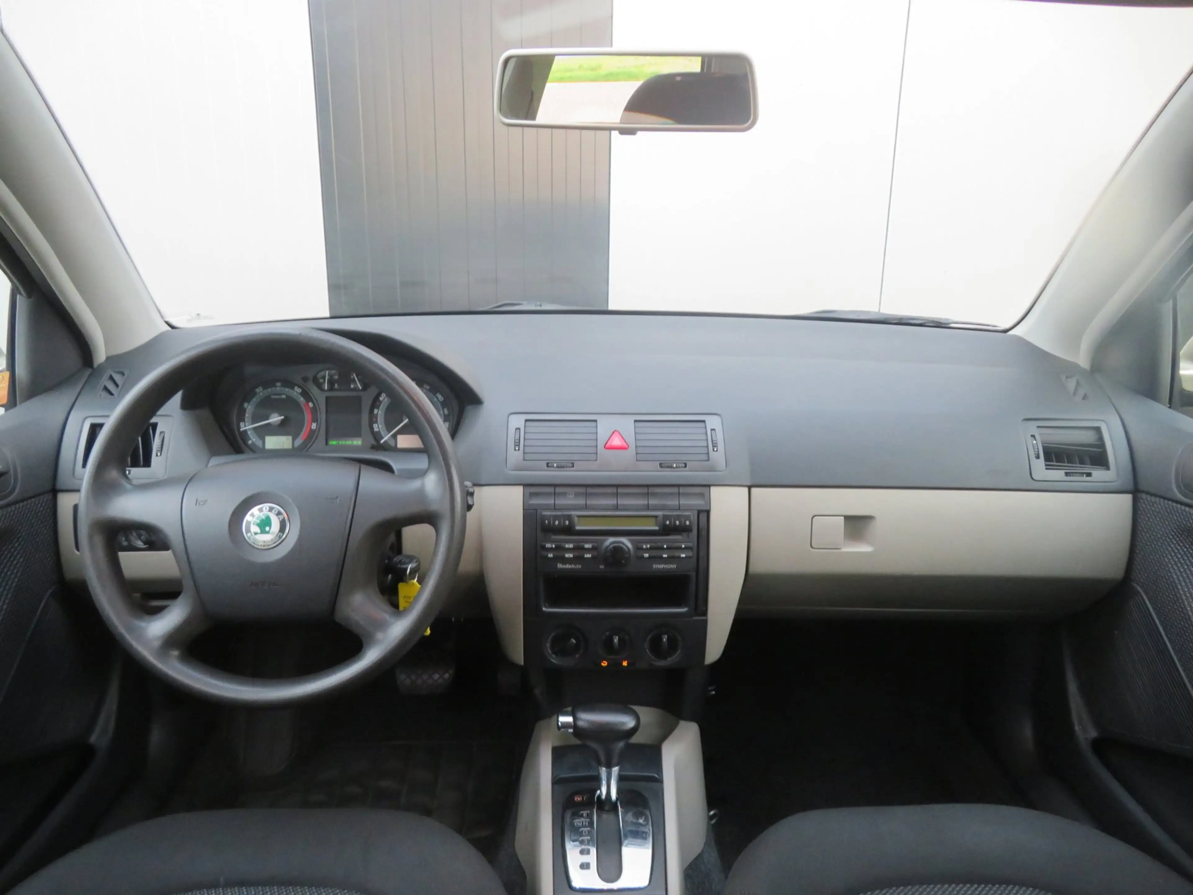 Skoda Fabia 1.4-16V Elegance — photo 10