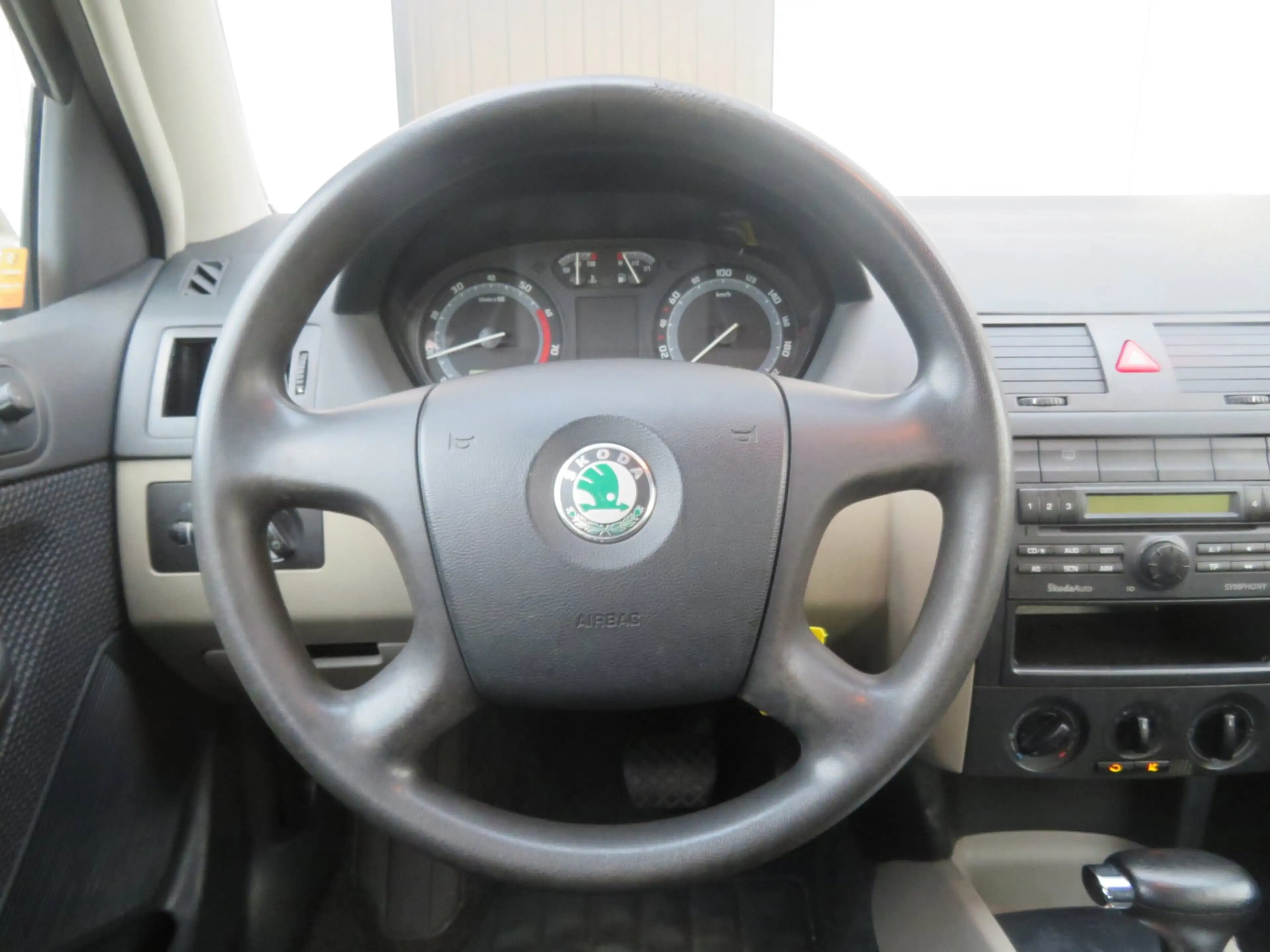 Skoda Fabia 1.4-16V Elegance — photo 8