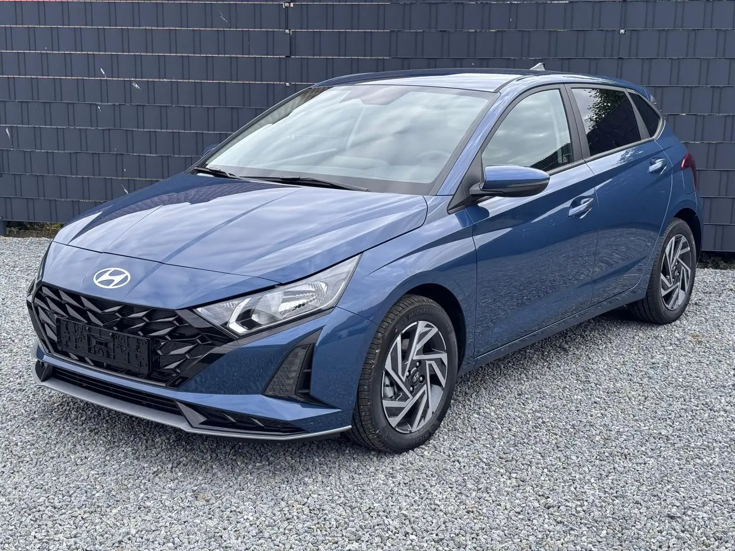 Hyundai i20 Family Automatik 66 kW (90 PS), Automatik, Fron... Blau - 1