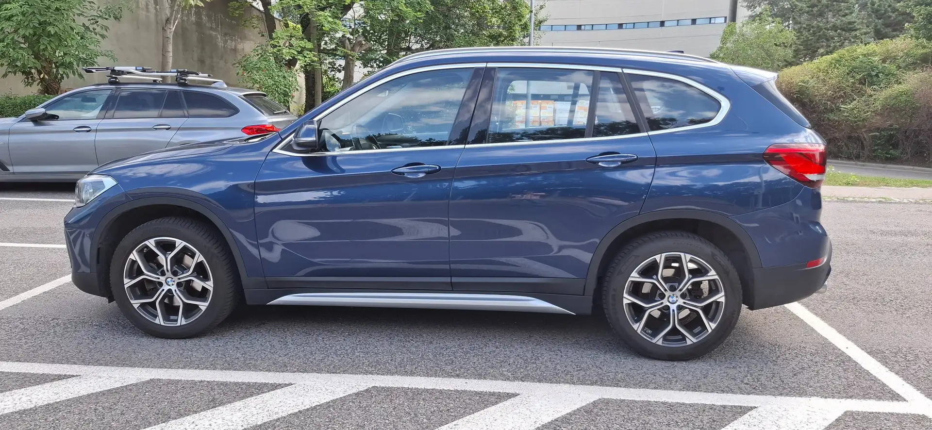 BMW X1 X1 sDrive18d Aut. Xline. Österreich-Paket. Blau - 2
