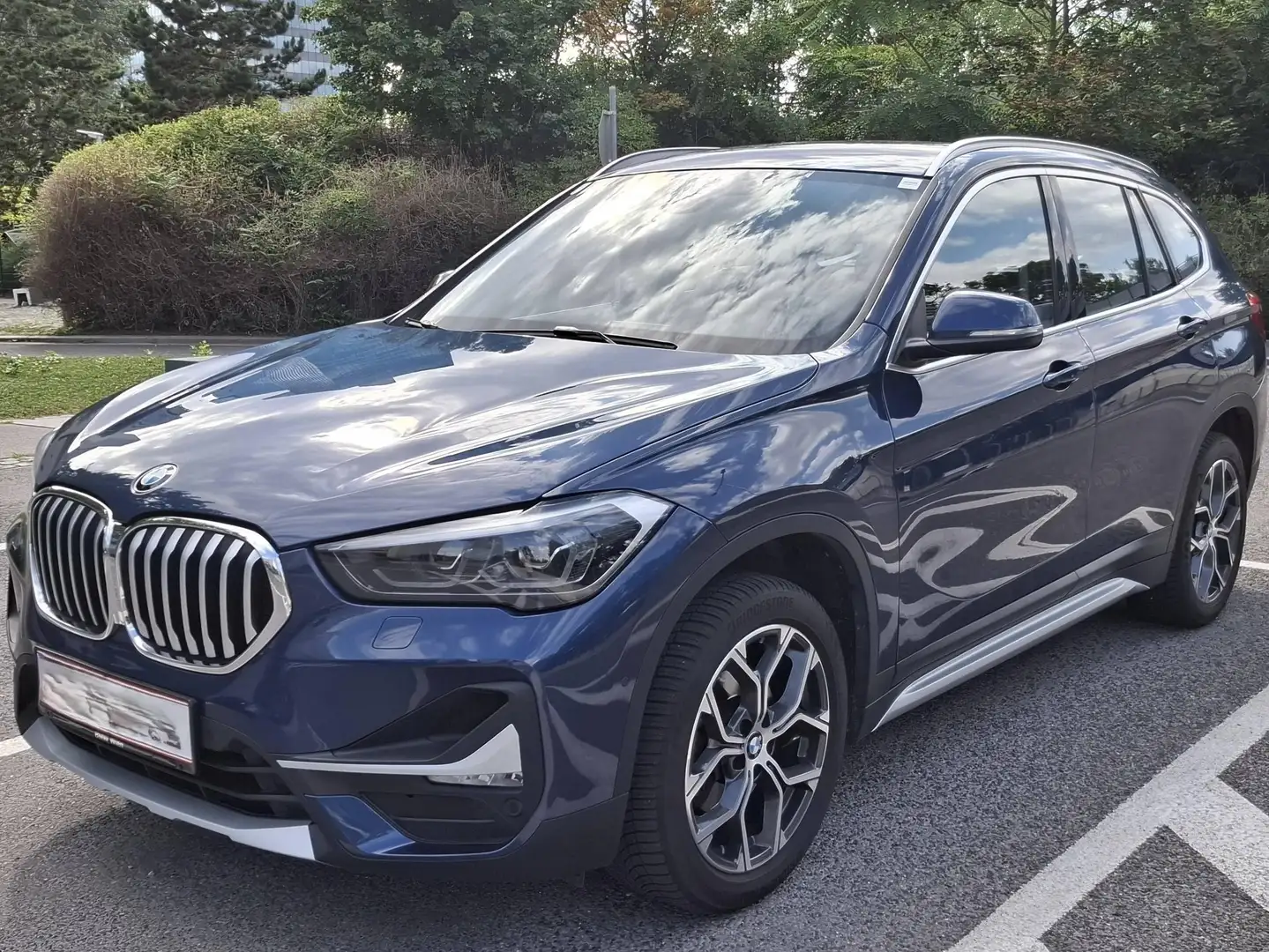 BMW X1 X1 sDrive18d Aut. Xline. Österreich-Paket. Blau - 1
