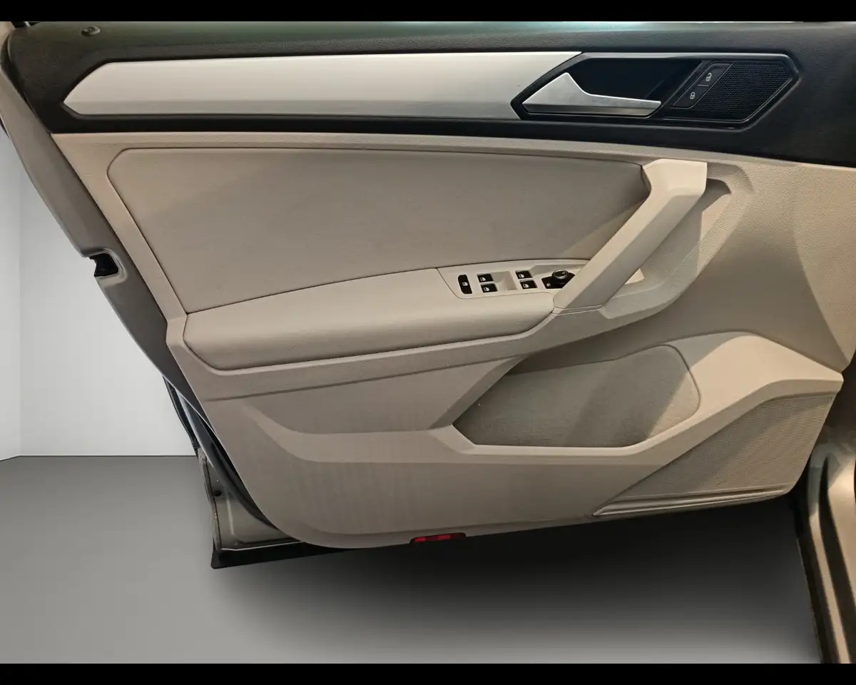 Volkswagen Tiguan — photo 21 sur 23