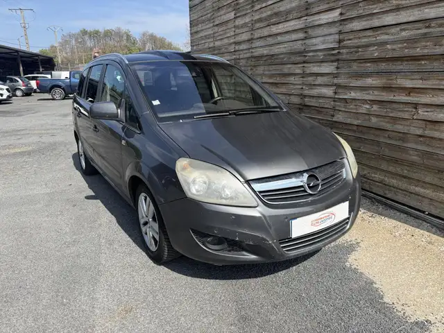 Opel Zafira view 9