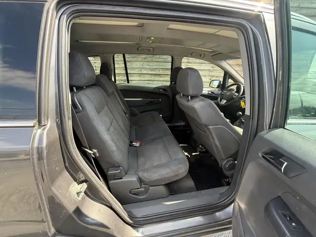 Opel Zafira view 11