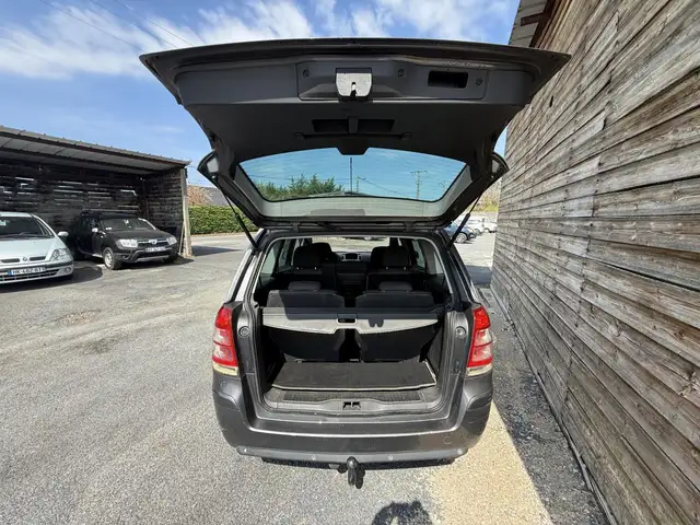 Opel Zafira view 5