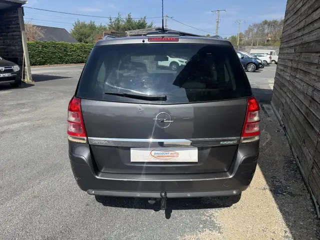 Opel Zafira view 4
